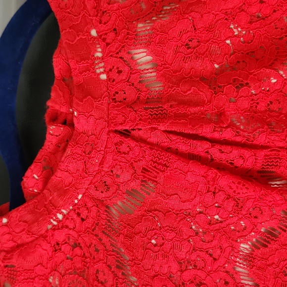 Red lace blouse - Picture 7 of 7